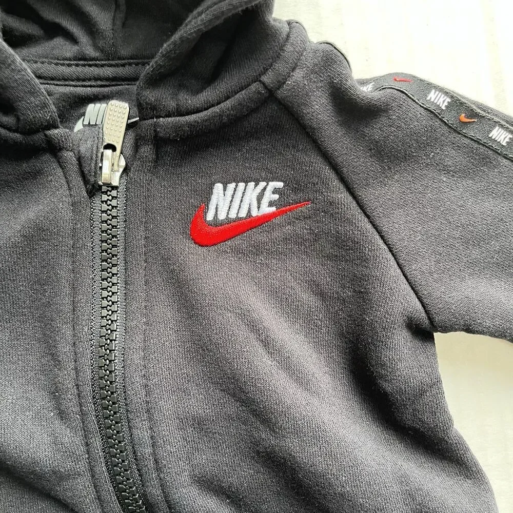 Nike Swoosh Baby 0-3 Months One Piece Hooded Coverall Full Zip Black 3M
